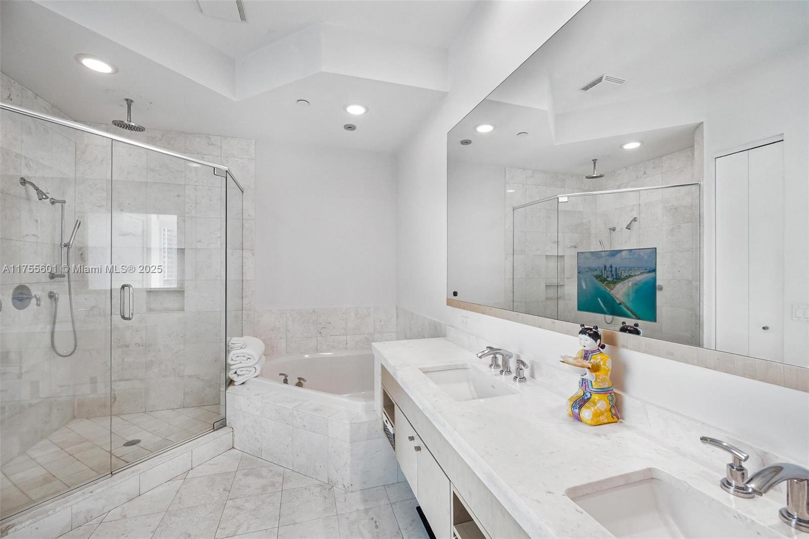 900 Brickell Key Blvd #2105, Miami FL 33131