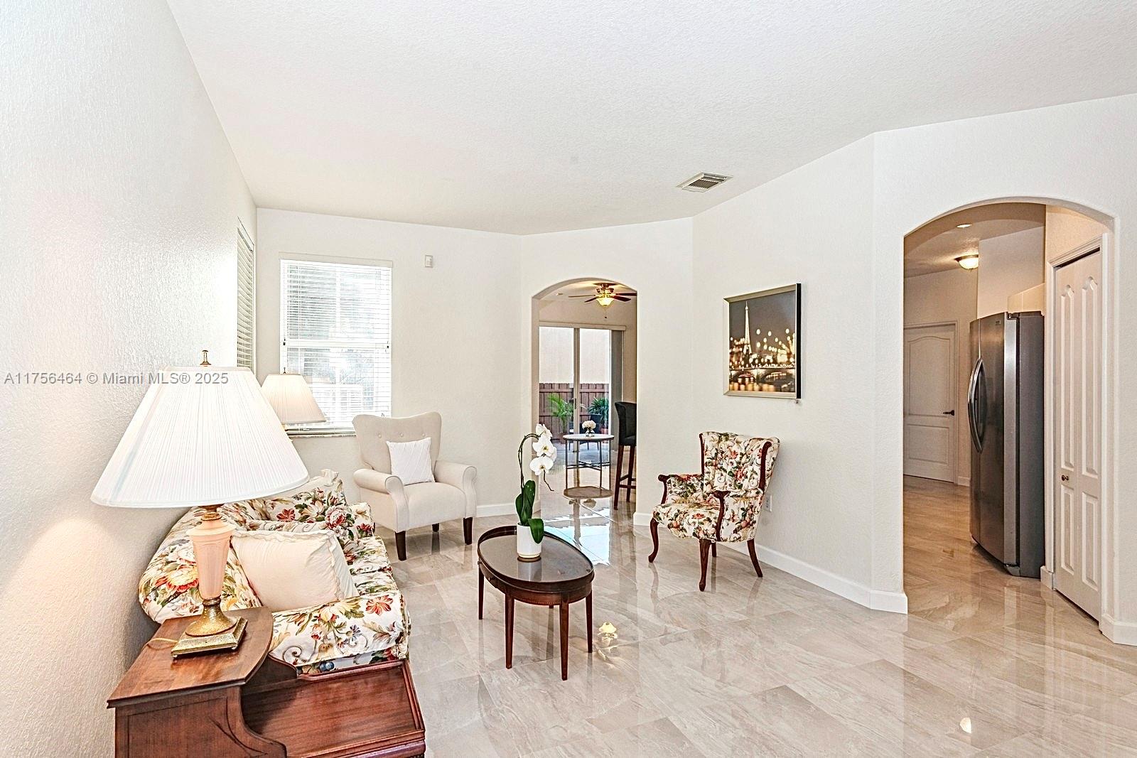 11200 NW 74th Ter, Doral, Florida image 2