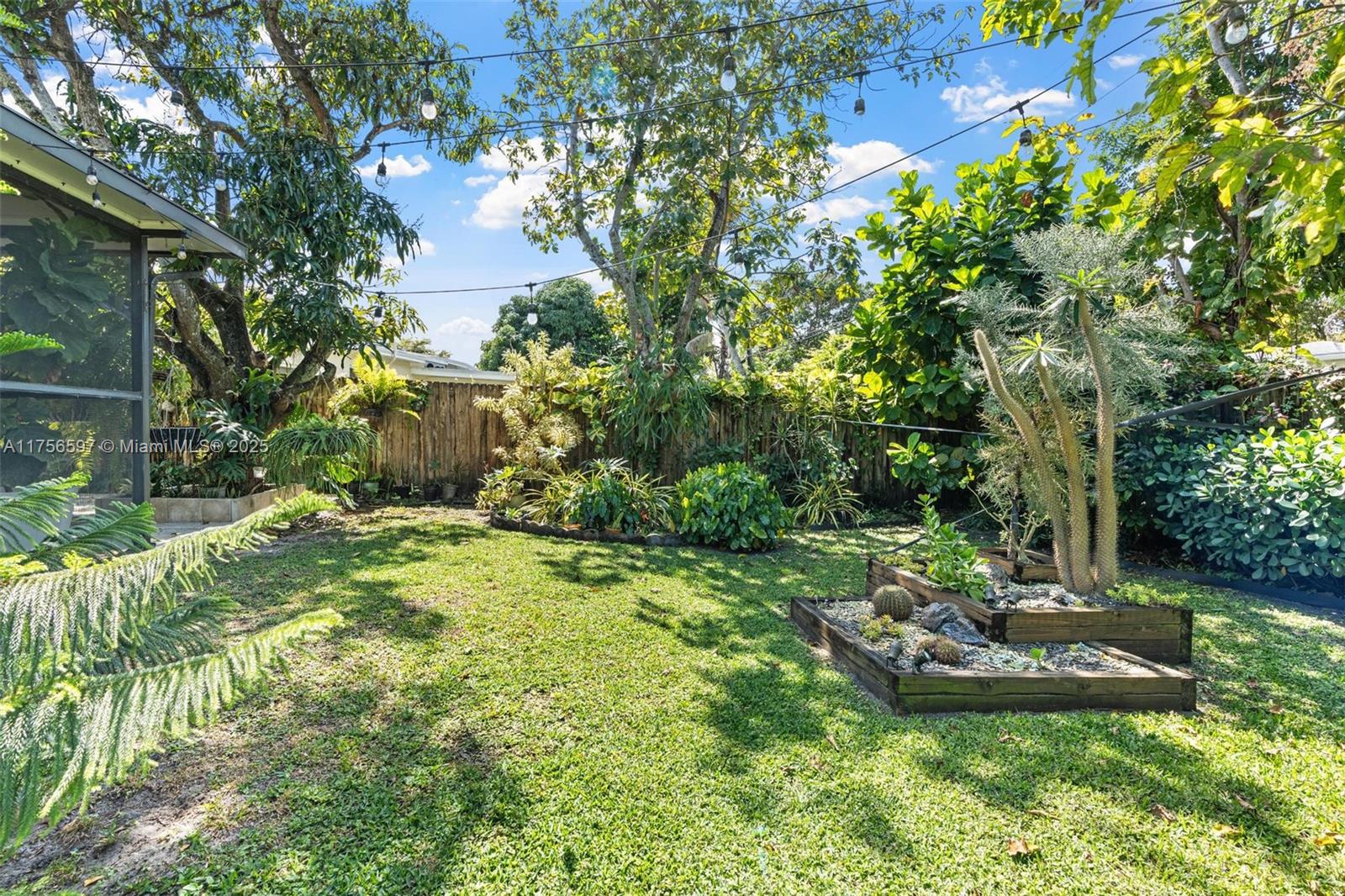12610 NE 1st Ct, North Miami, Florida image 32
