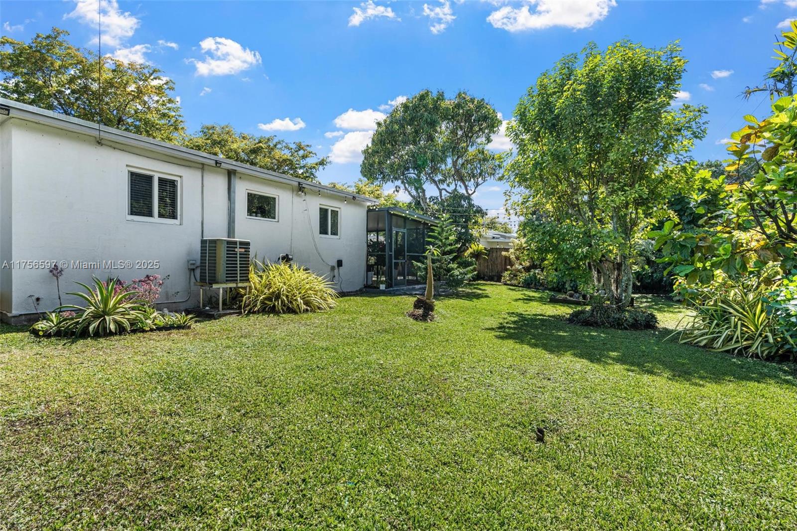 12610 NE 1st Ct, North Miami, Florida image 39