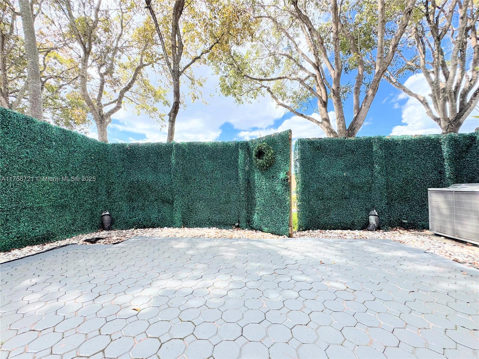 Listing Photo 25
