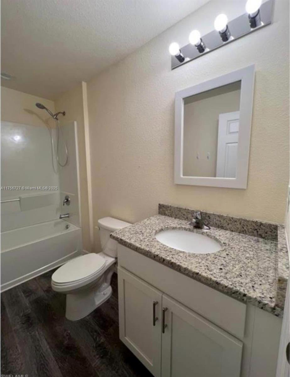 6028 Kumquat Circle, La Belle, Florida image 9