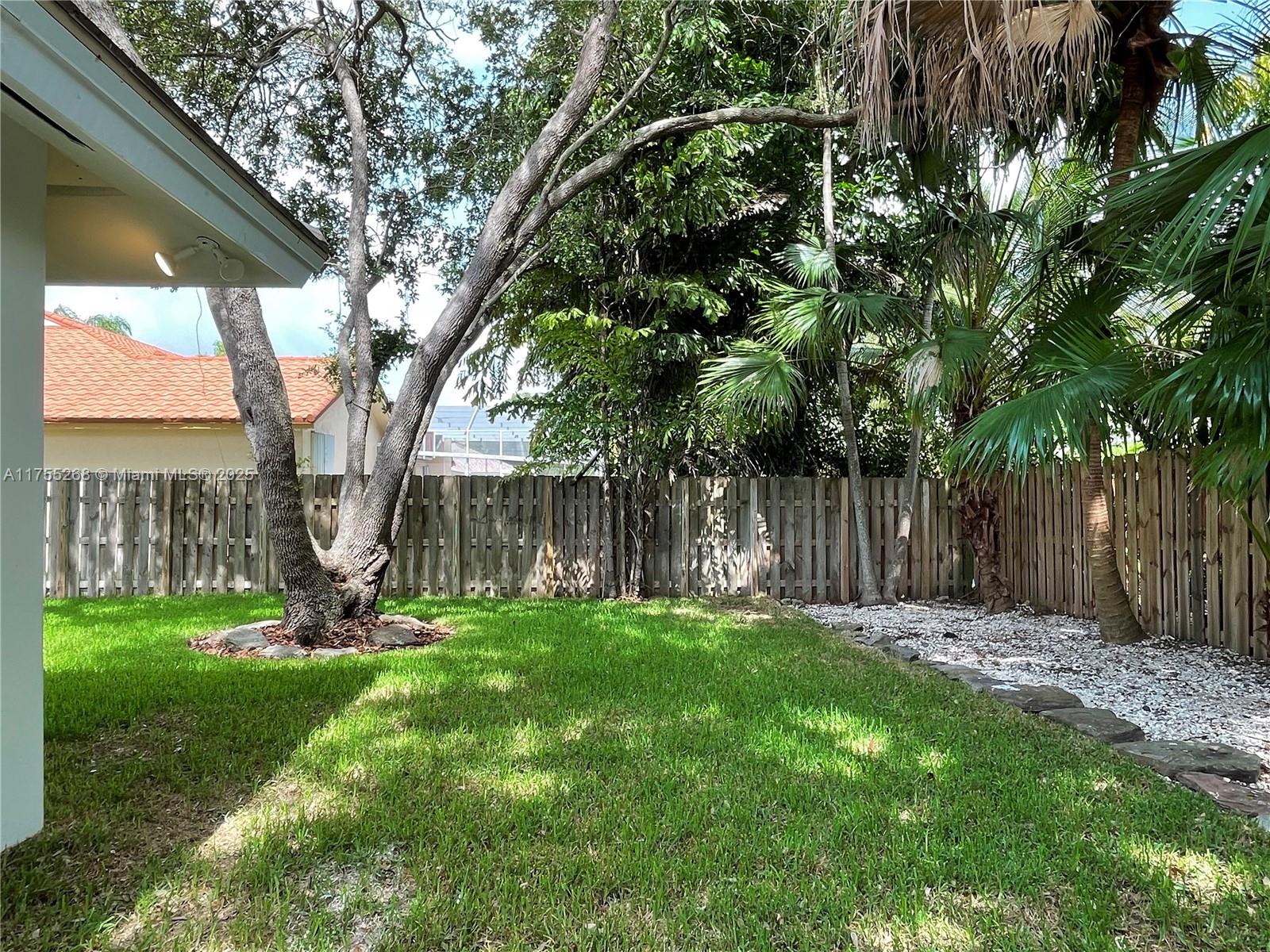8513 SW 169 Ter, Palmetto Bay, Florida image 25