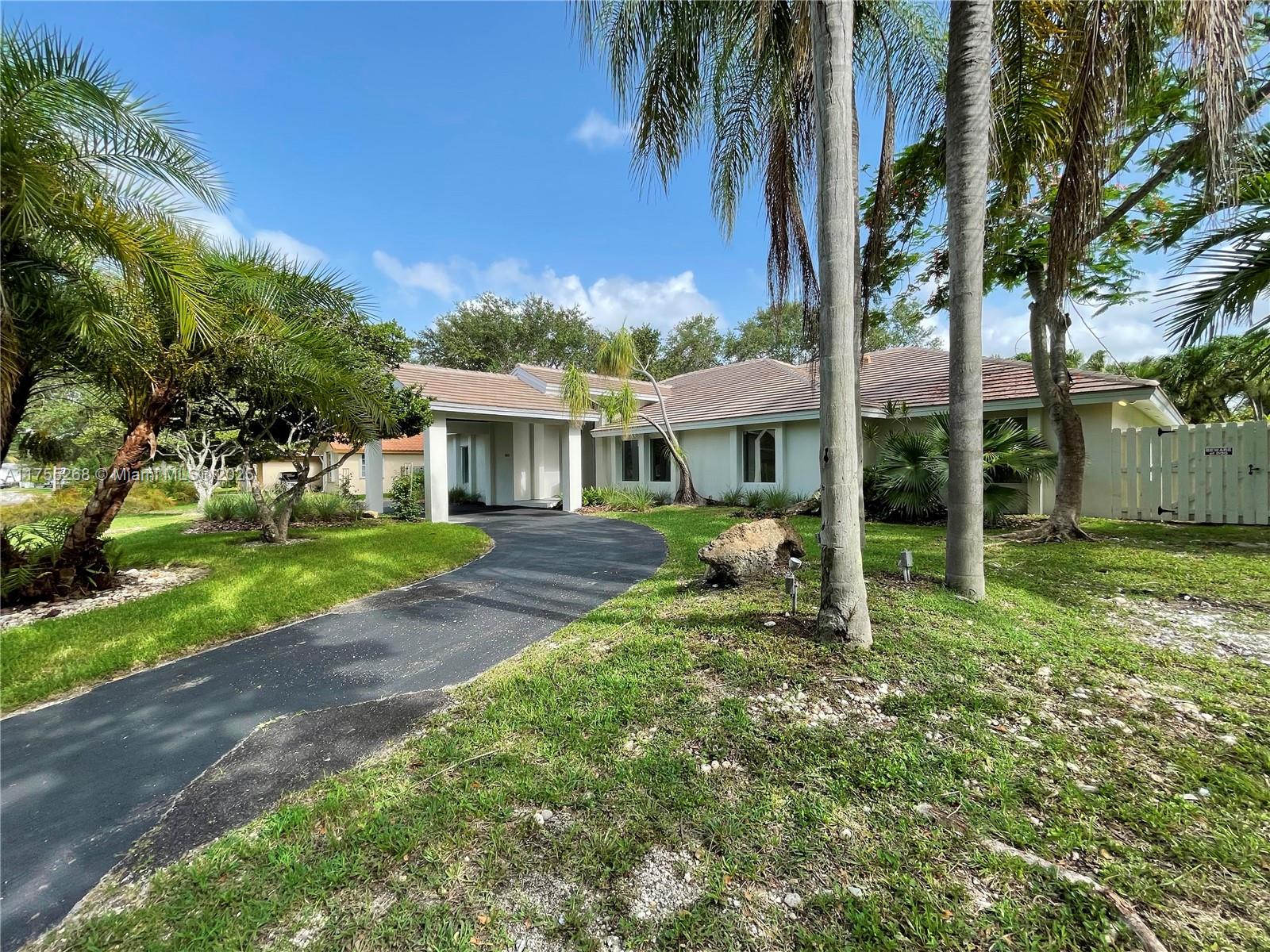 8513 SW 169 Ter, Palmetto Bay, Florida image 48