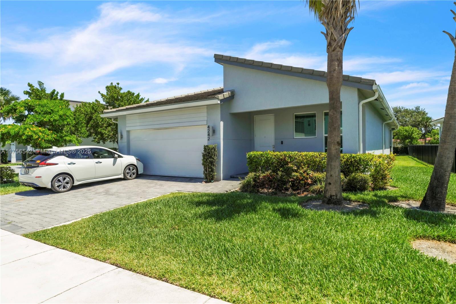 4242 Rosa Dr, Deerfield Beach, Florida image 2
