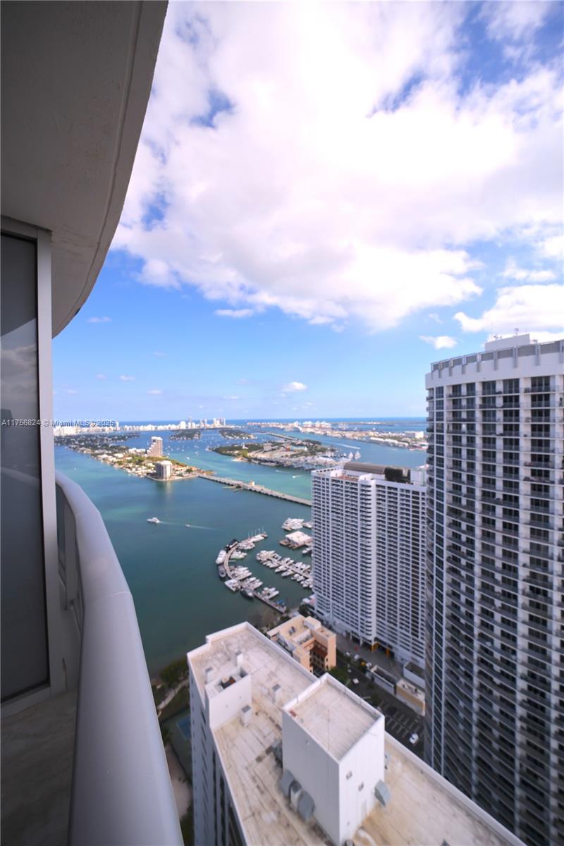 Condo for Sale in Miami, FL