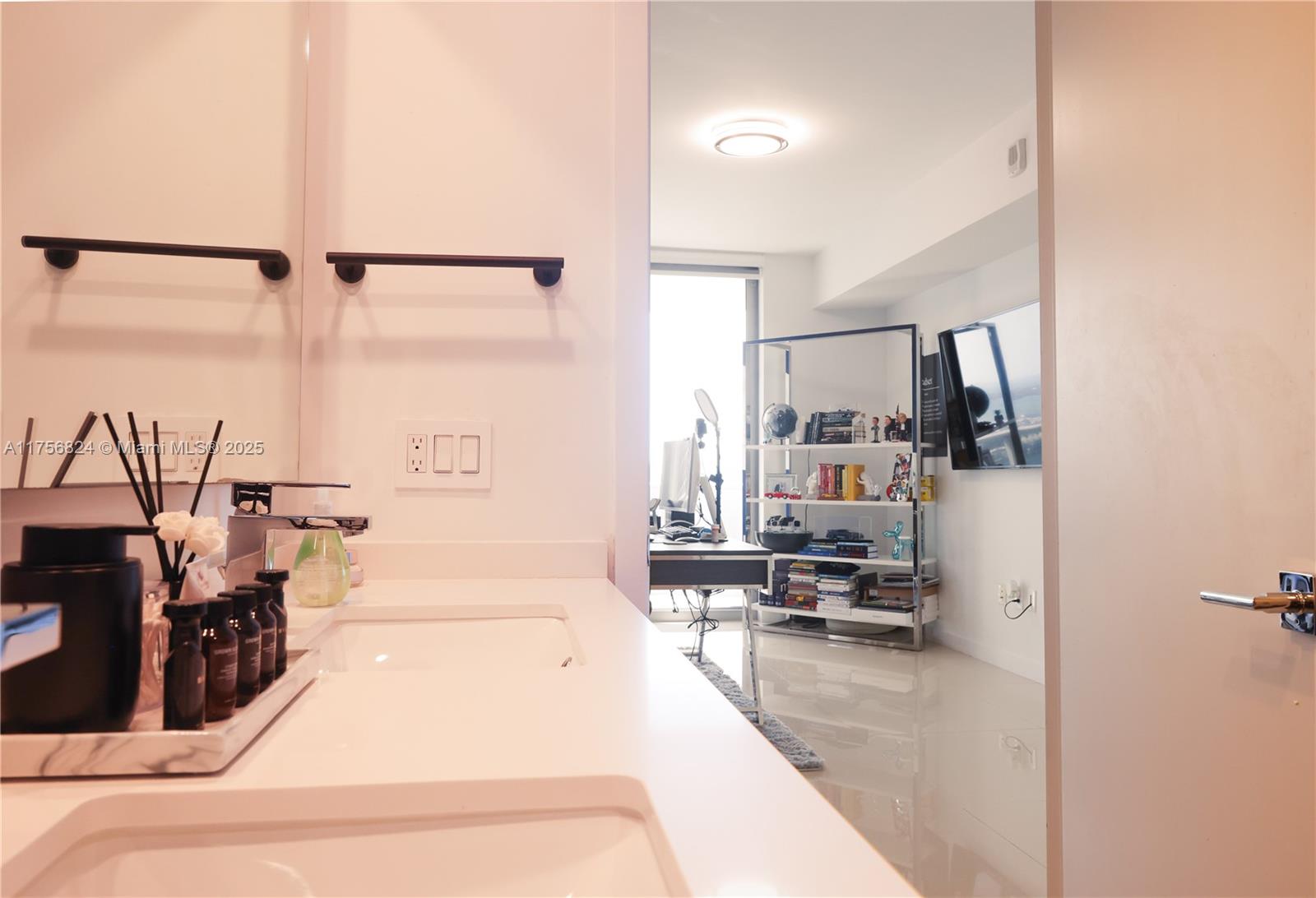 488 NE 18th St #5000, Miami, Florida image 30