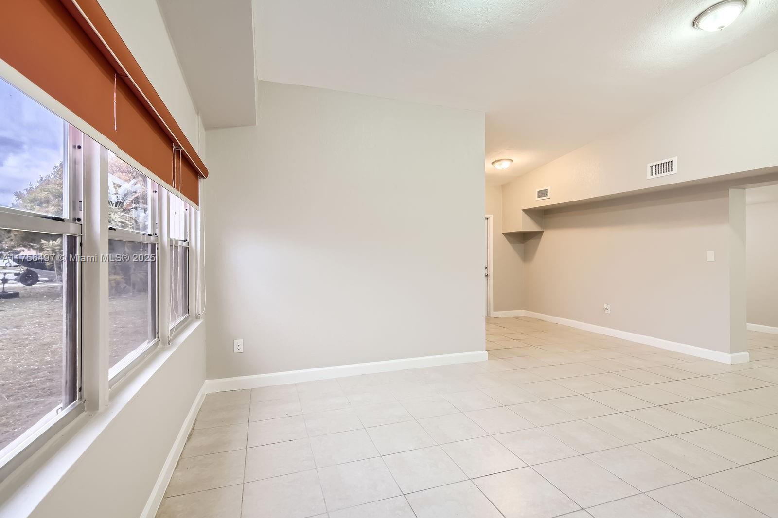 1901 NW 185th St, Miami Gardens, Florida image 6