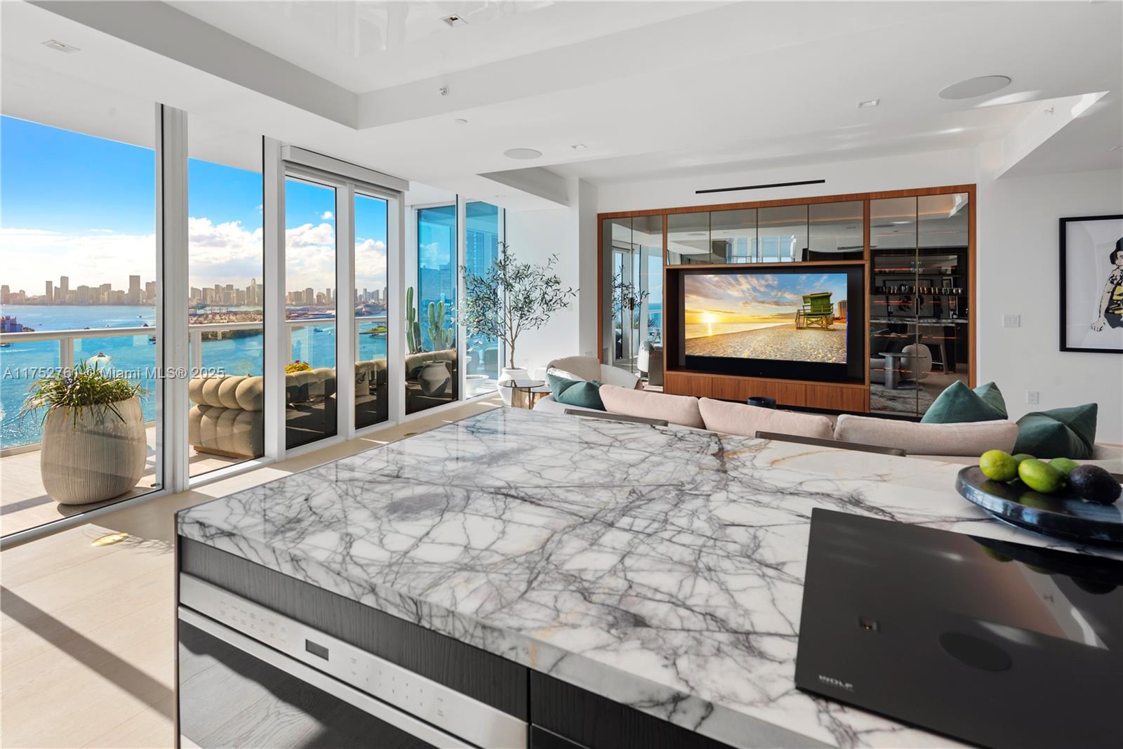 100 S Pointe Dr #2803, Miami Beach, Florida image 17