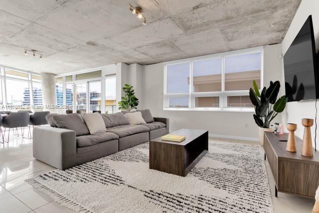 Condo for Sale in Miami, FL