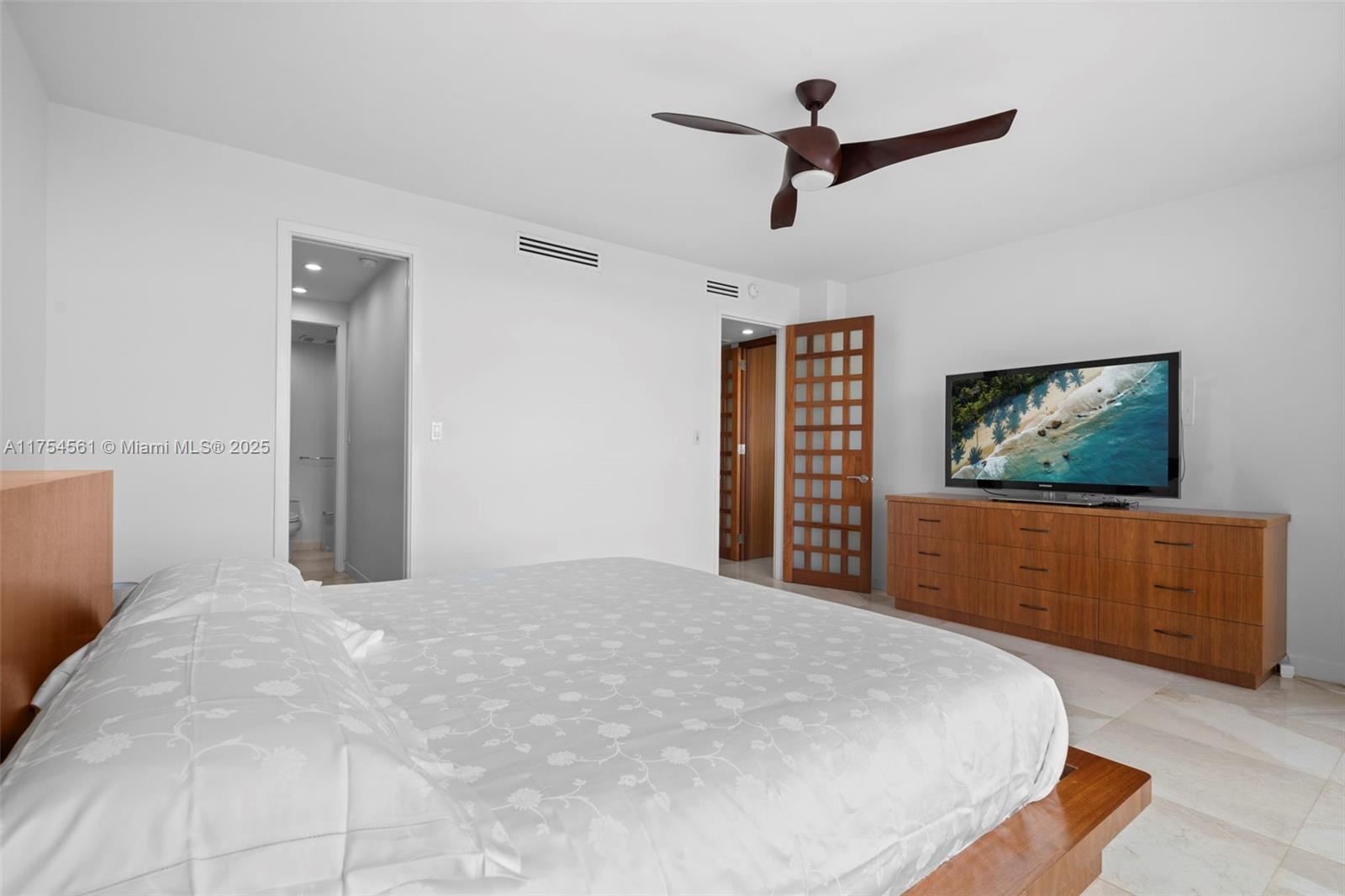 Residential, Miami Beach, Florida image 14