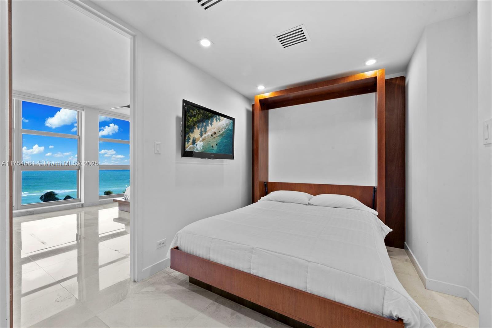 Residential, Miami Beach, Florida image 16