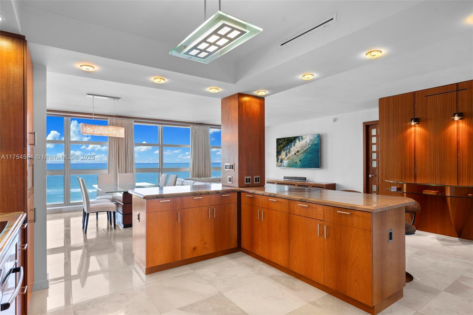 Residential, Miami Beach, Florida image 17