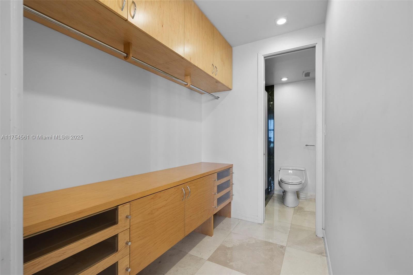Residential, Miami Beach, Florida image 24