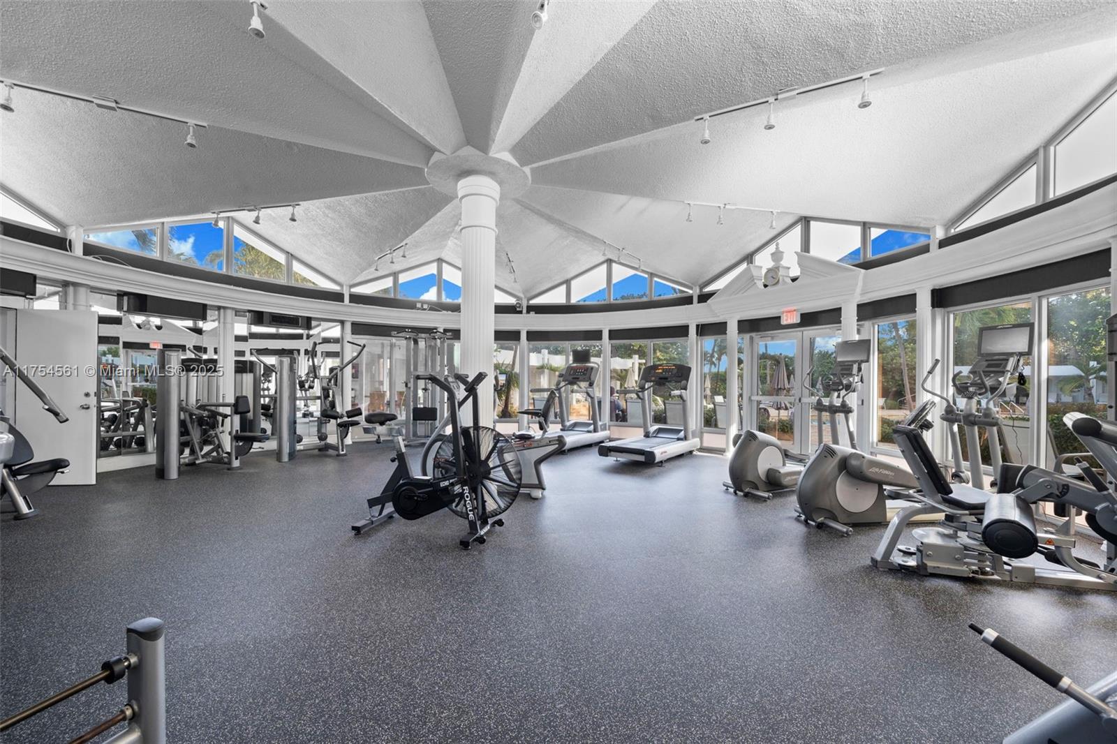 Residential, Miami Beach, Florida image 30
