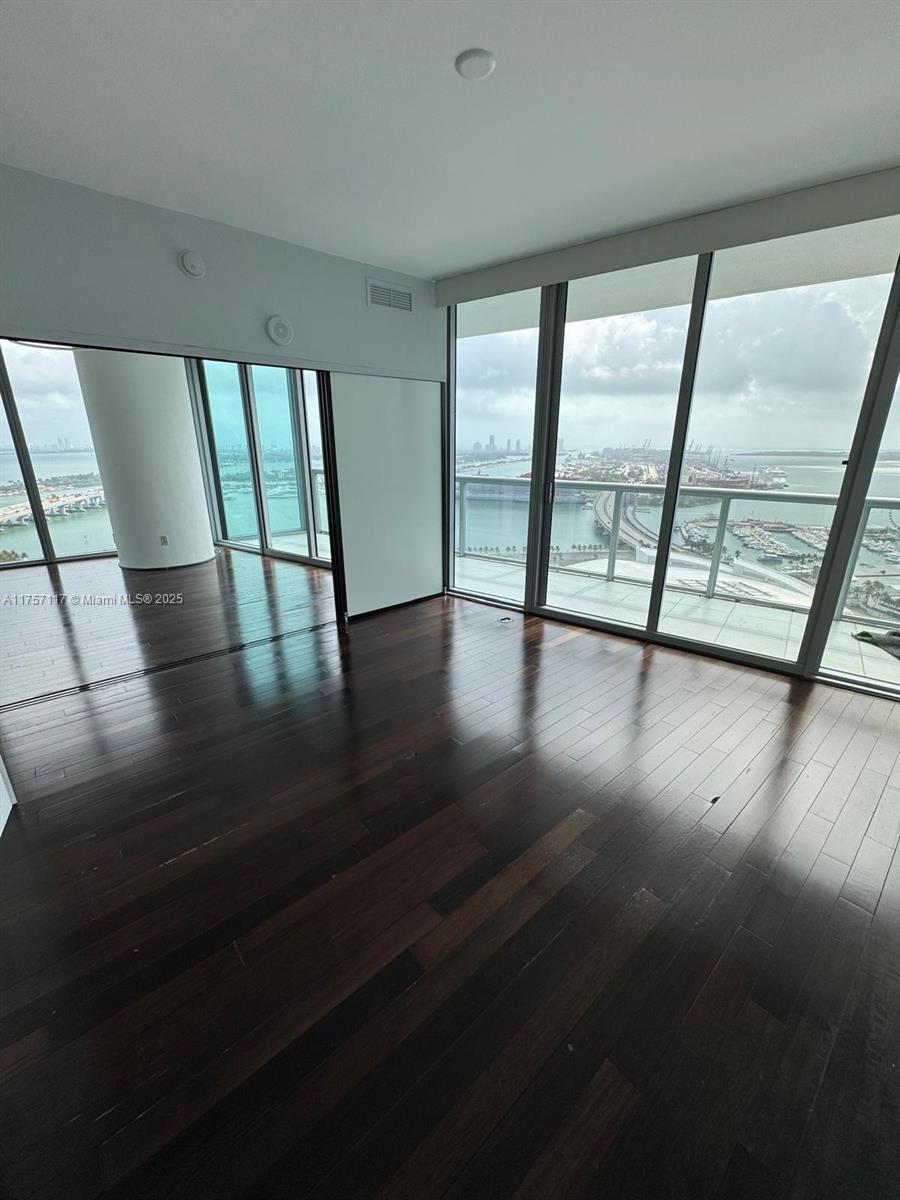 888 Biscayne Blvd #3508, Miami FL 33132