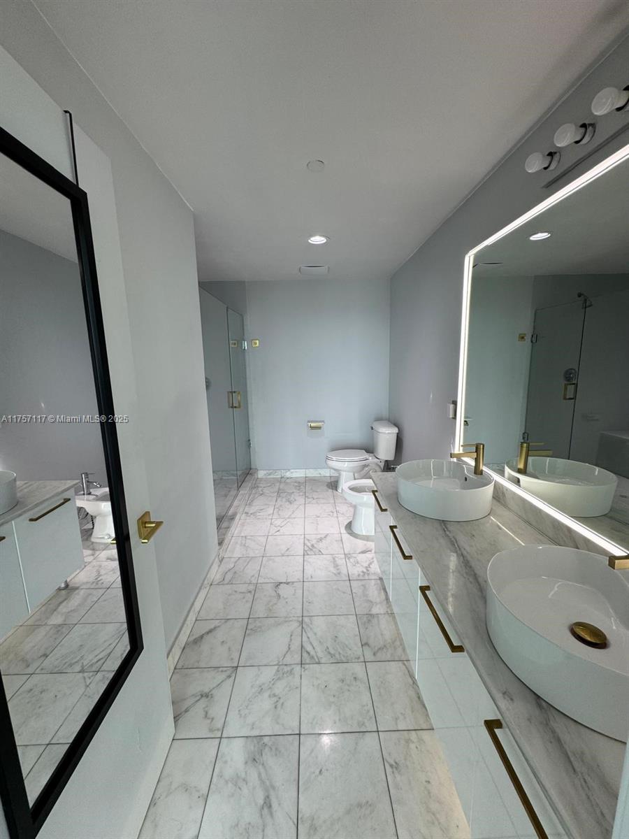 888 Biscayne Blvd #3508, Miami FL 33132