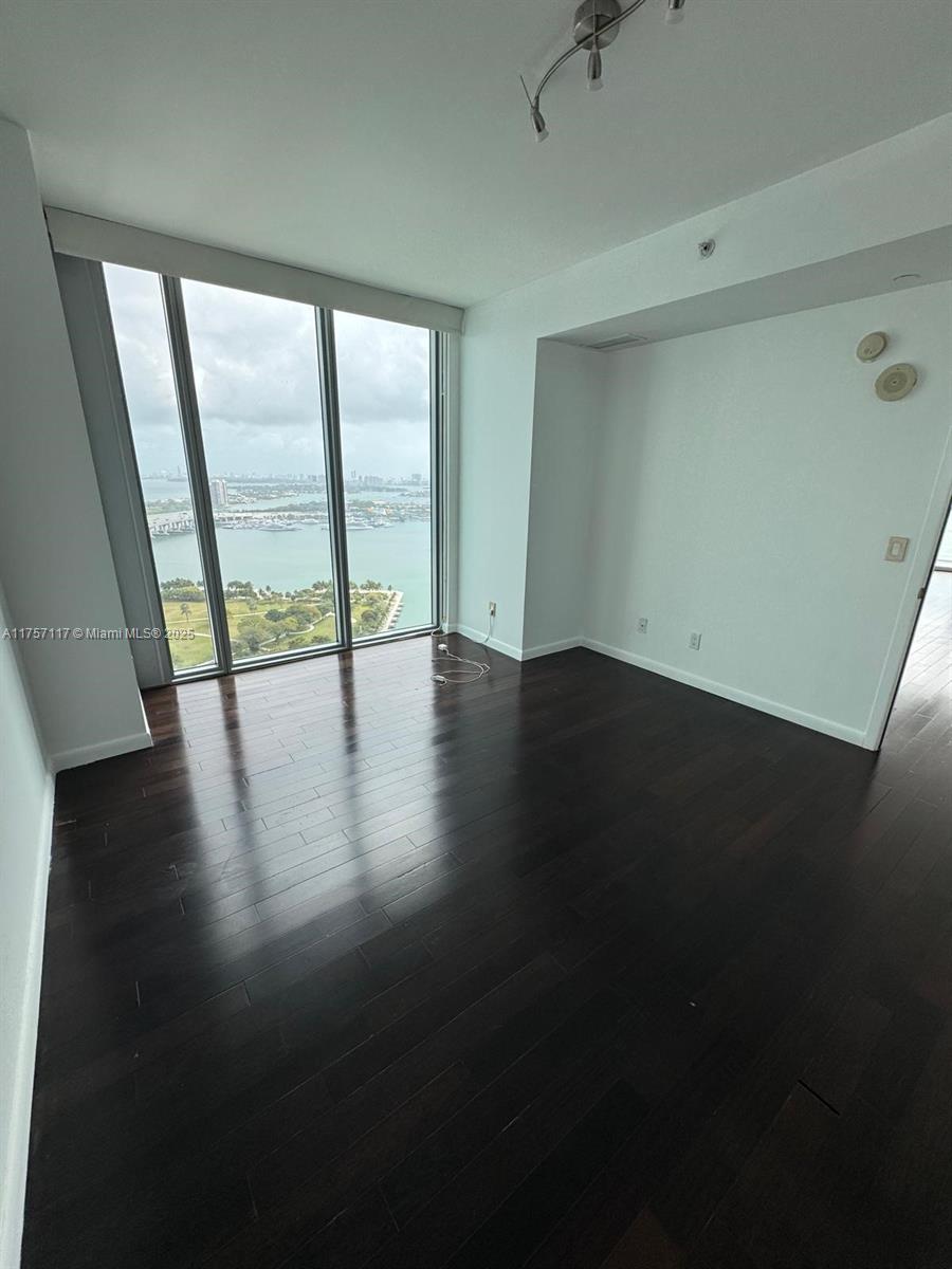 888 Biscayne Blvd #3508, Miami FL 33132