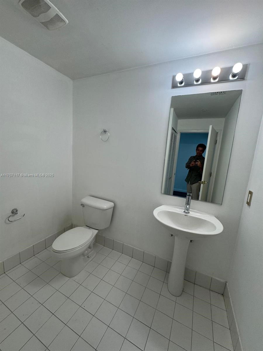 888 Biscayne Blvd #3508, Miami FL 33132