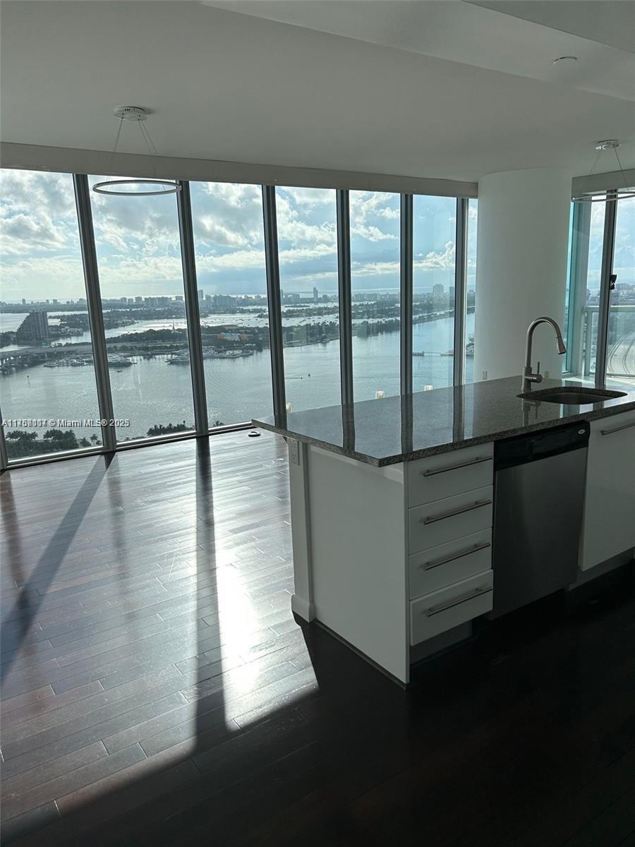 888 Biscayne Blvd #3508, Miami FL 33132