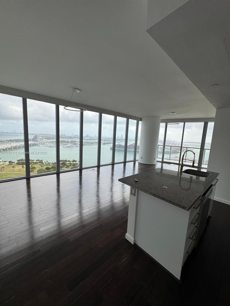 888 Biscayne Blvd #3508, Miami FL 33132