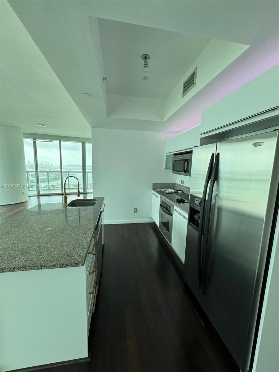 888 Biscayne Blvd #3508, Miami FL 33132