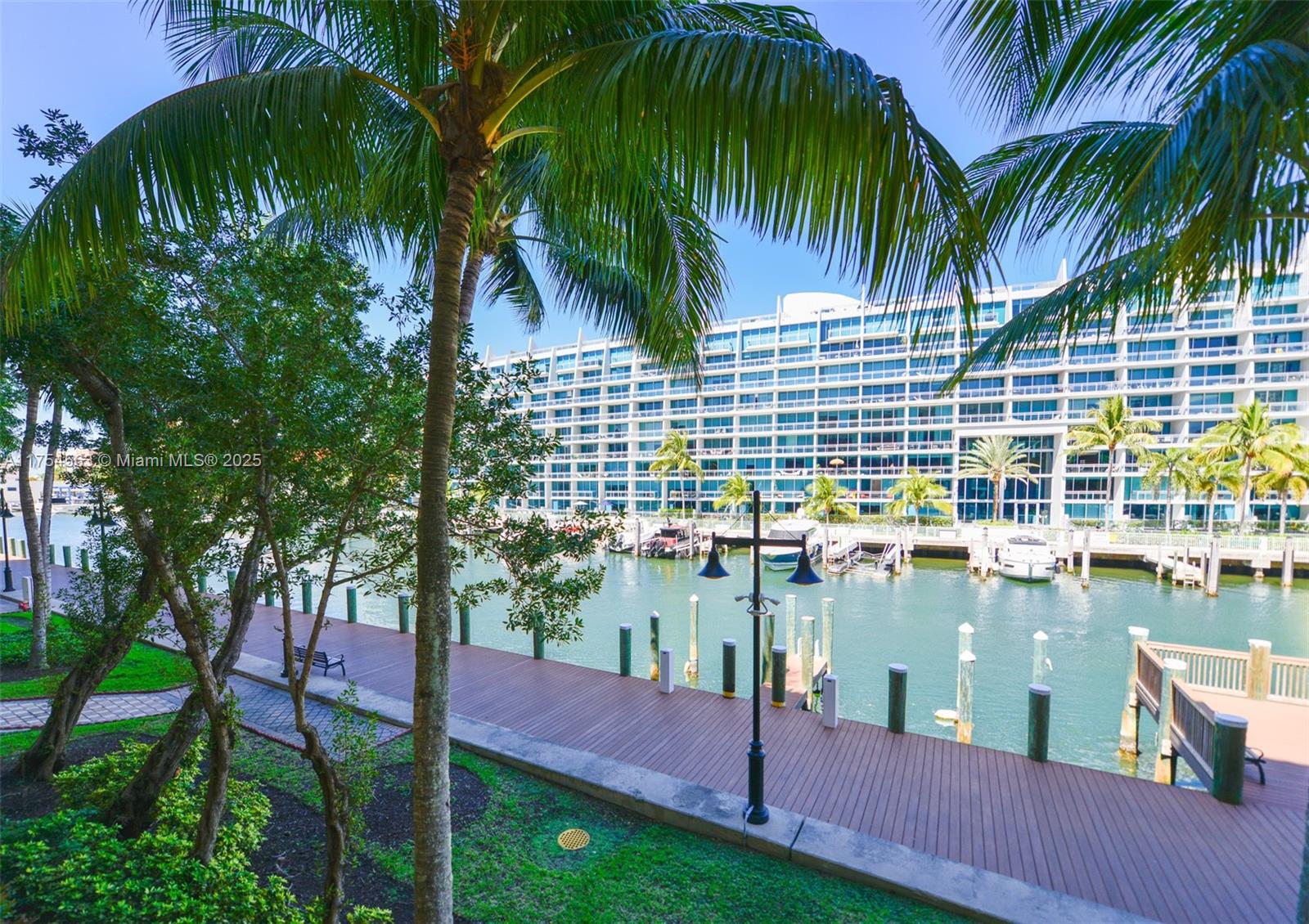 3001 NE 185th St #209, Aventura FL 33180