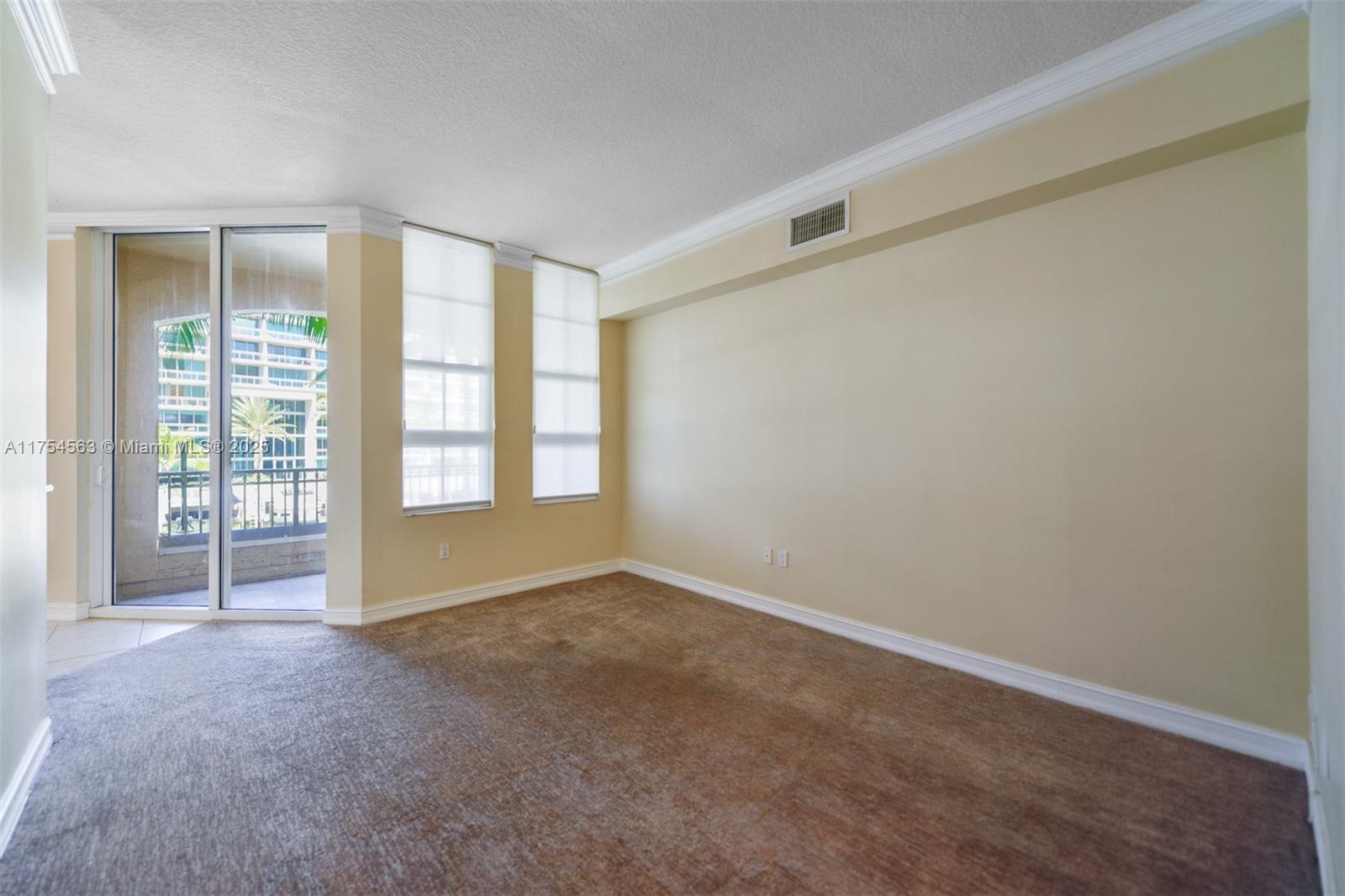 3001 NE 185th St #209, Aventura FL 33180