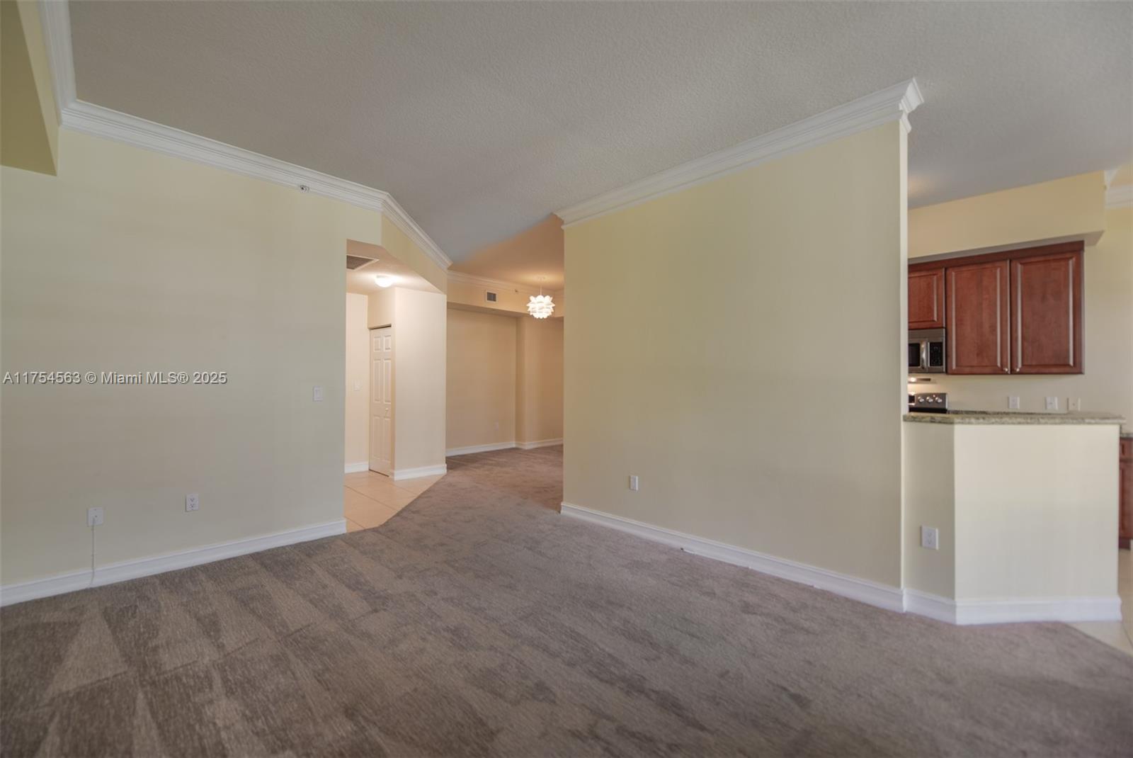 3001 NE 185th St #209, Aventura FL 33180