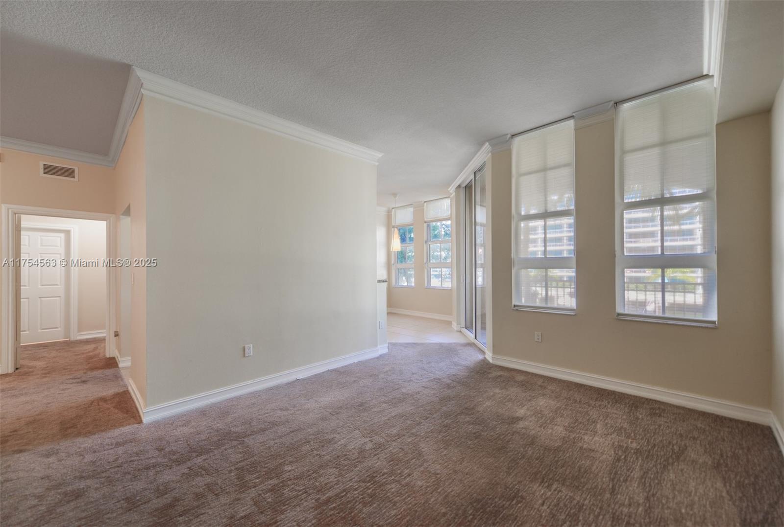 3001 NE 185th St #209, Aventura FL 33180