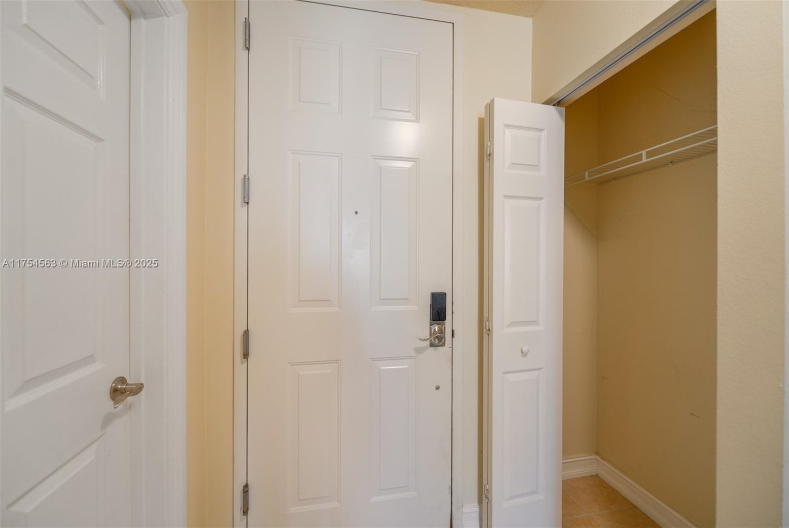 3001 NE 185th St #209, Aventura FL 33180