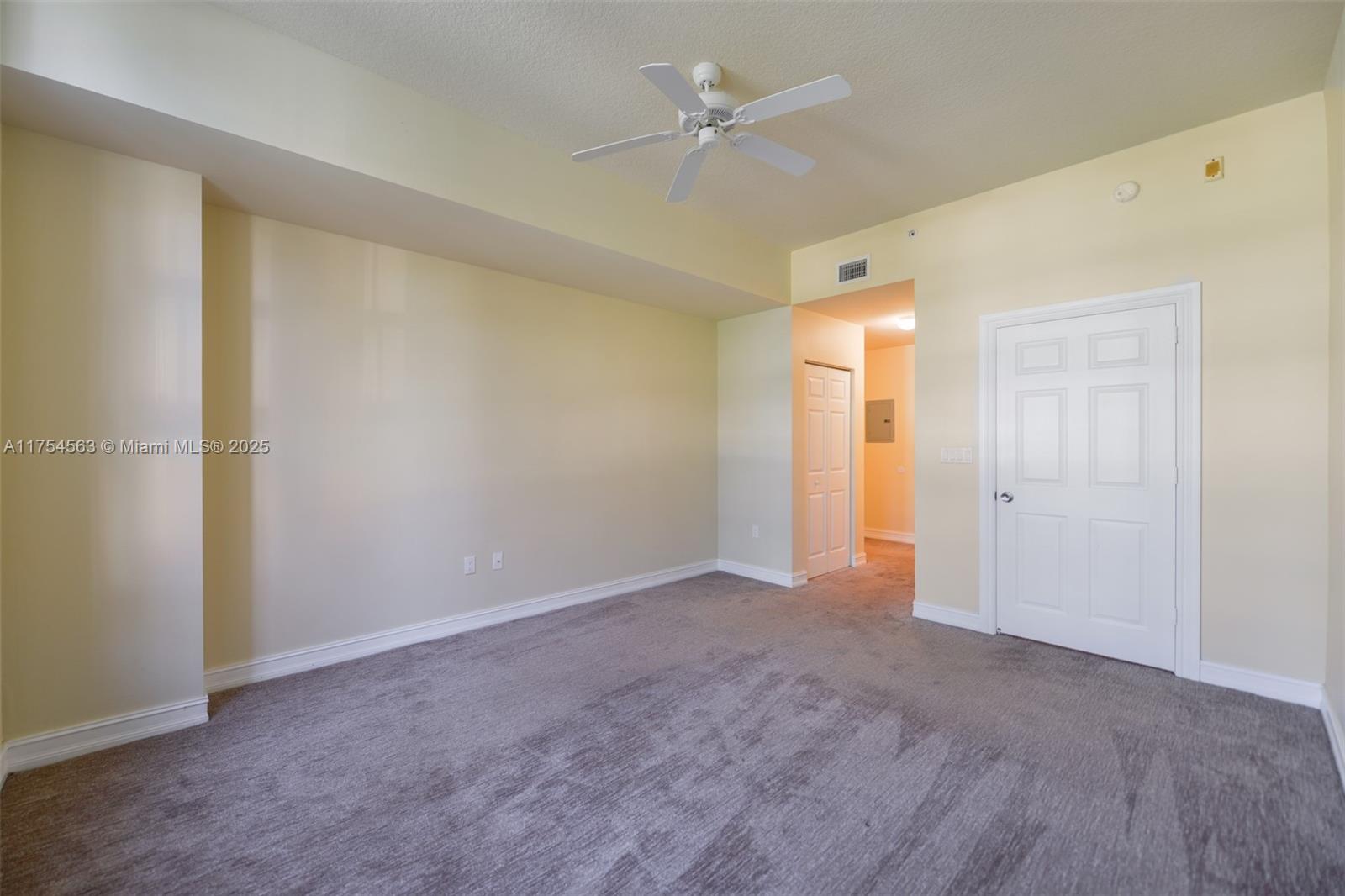 3001 NE 185th St #209, Aventura FL 33180