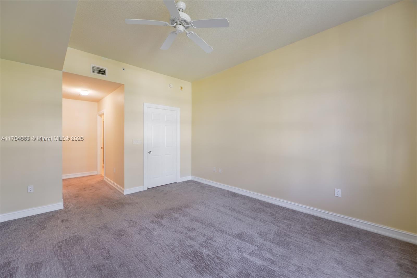 3001 NE 185th St #209, Aventura FL 33180