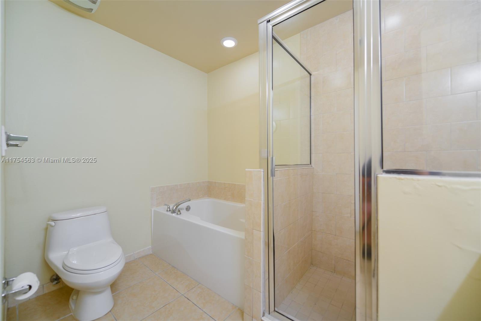 3001 NE 185th St #209, Aventura FL 33180