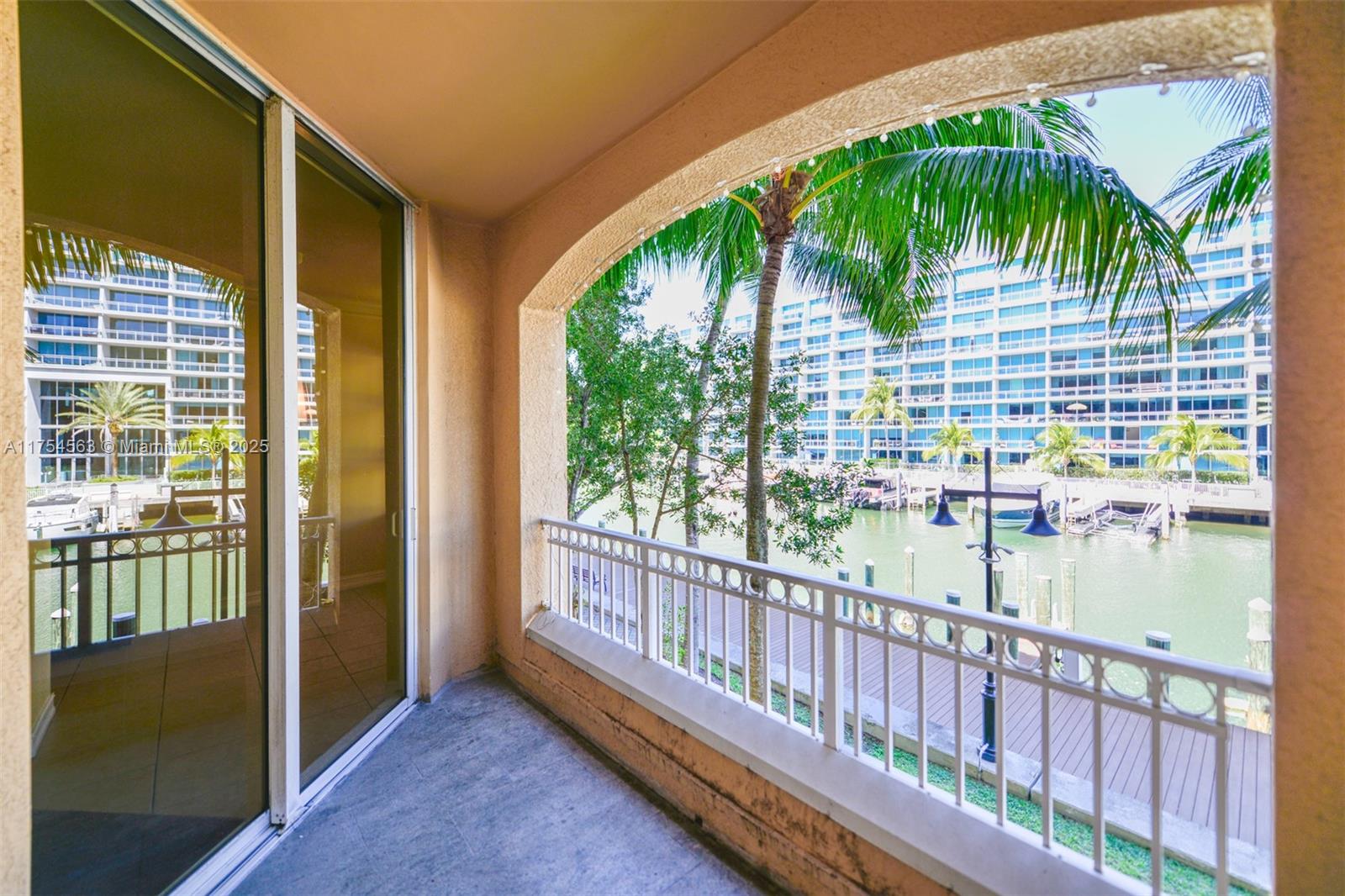 3001 NE 185th St #209, Aventura FL 33180