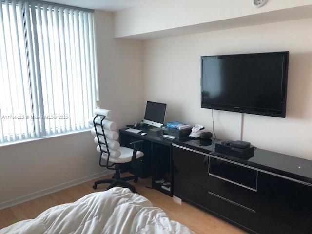 325 S Biscayne Blvd #3117, Miami FL 33131