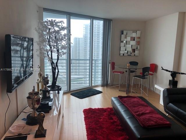 325 S Biscayne Blvd #3117, Miami FL 33131
