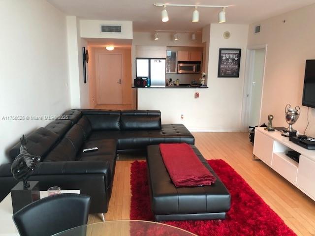 325 S Biscayne Blvd #3117, Miami FL 33131