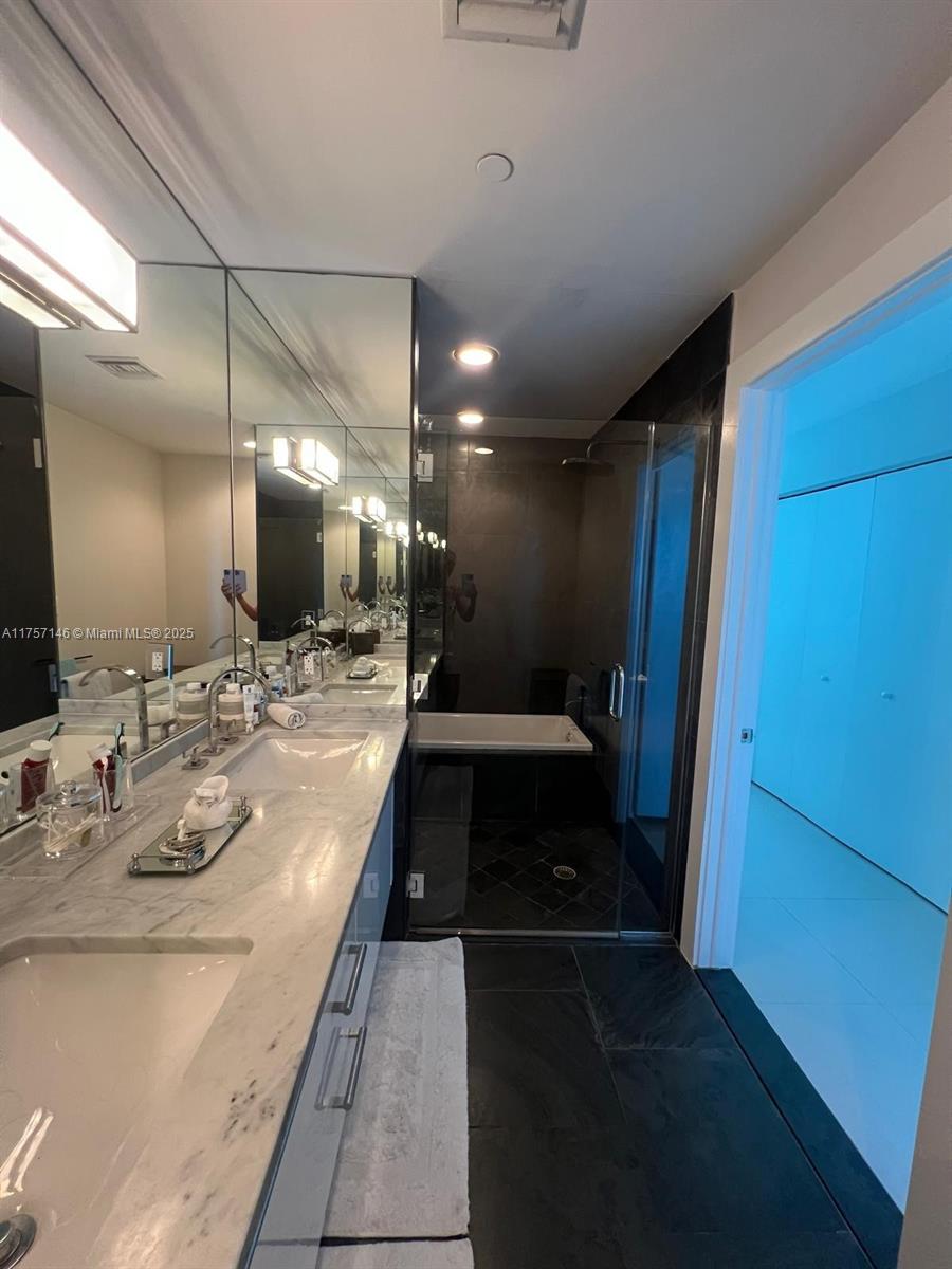 900 Biscayne Blvd #4108, Miami FL 33132