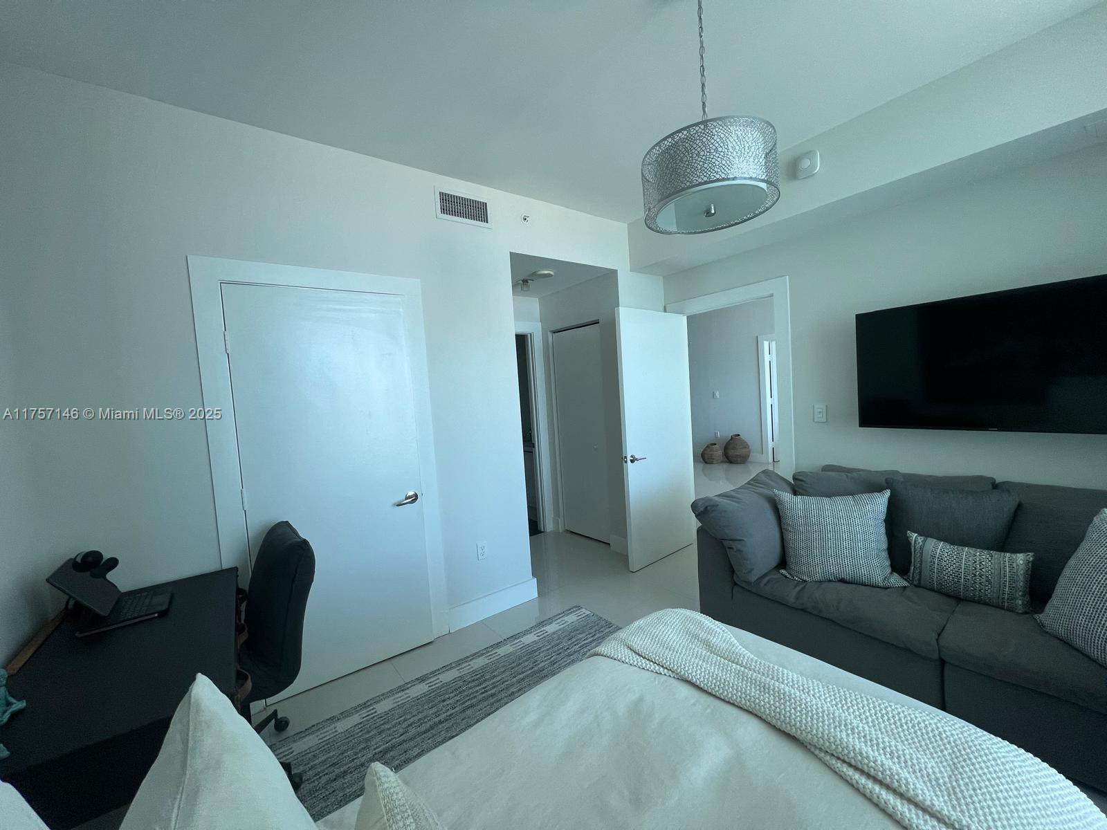 900 Biscayne Blvd #4108, Miami FL 33132