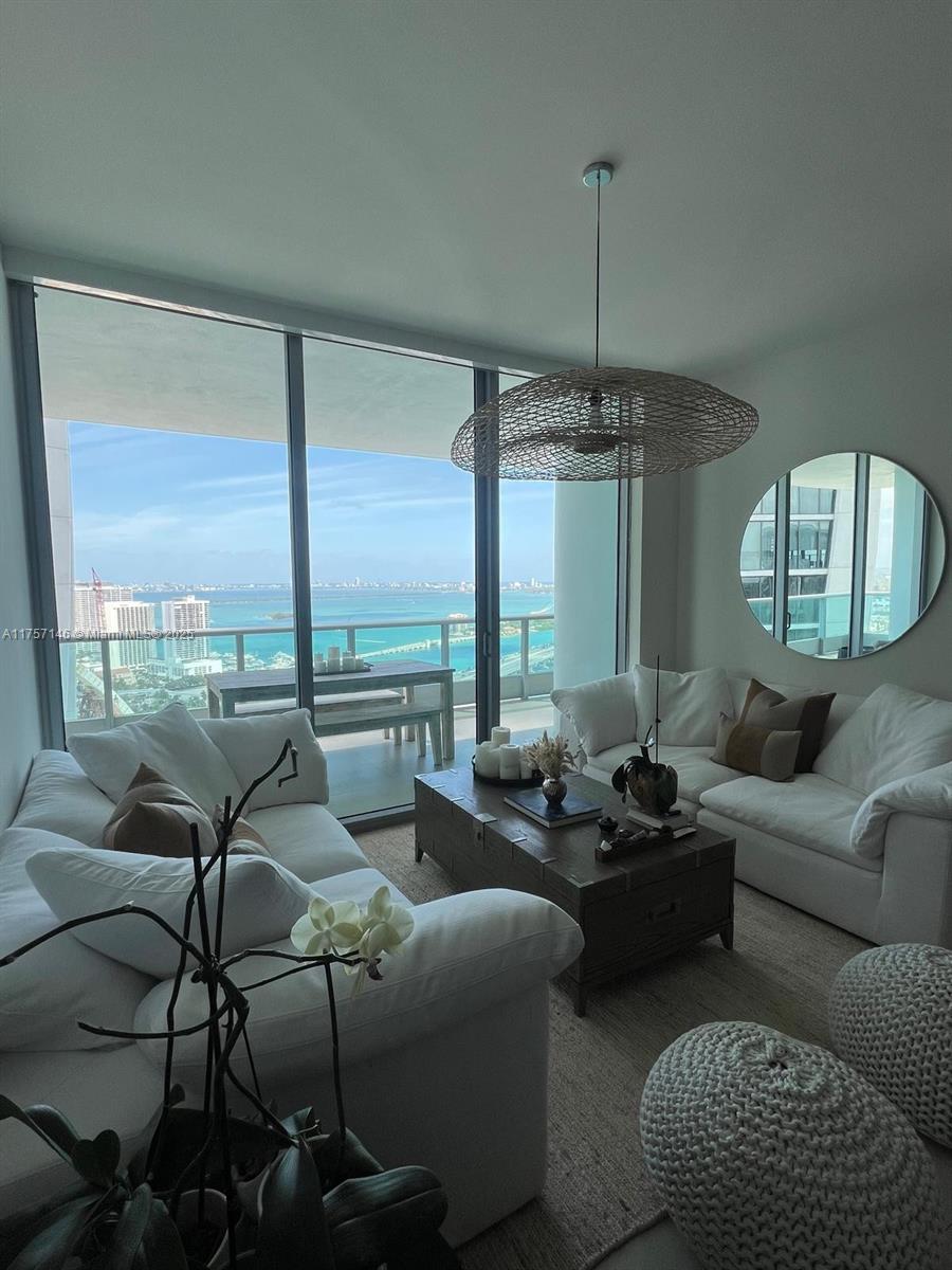 900 Biscayne Blvd #4108, Miami FL 33132