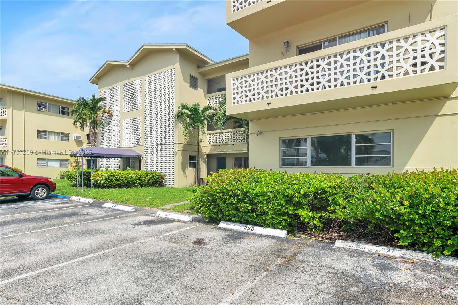 11930 NE 19th Dr #1, North Miami, Florida image 22