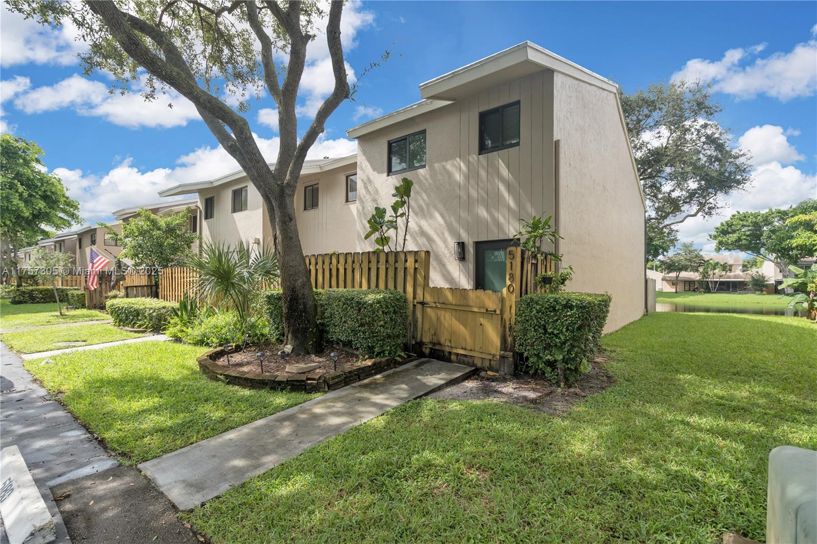 5180 S University Dr #5180, Davie, Florida image 1