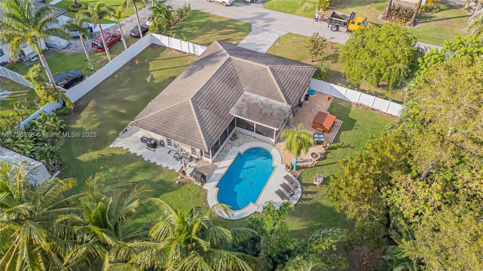 11400 Tara Dr, Plantation, Florida image 3