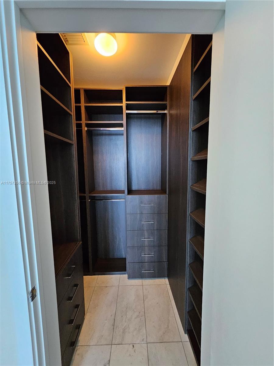 480 NE 31st St #2706, Miami FL 33137