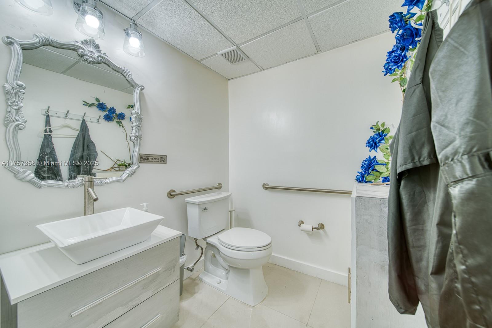 Beauty Salon For Sale 0N Sunset Blvd