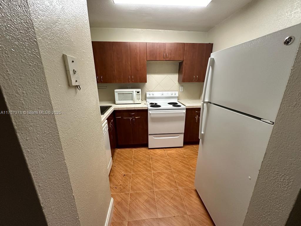 Listing Photo 14