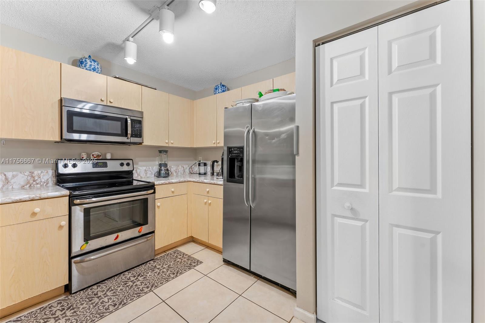 3885 NW 67th Way, Lauderhill, Florida image 5
