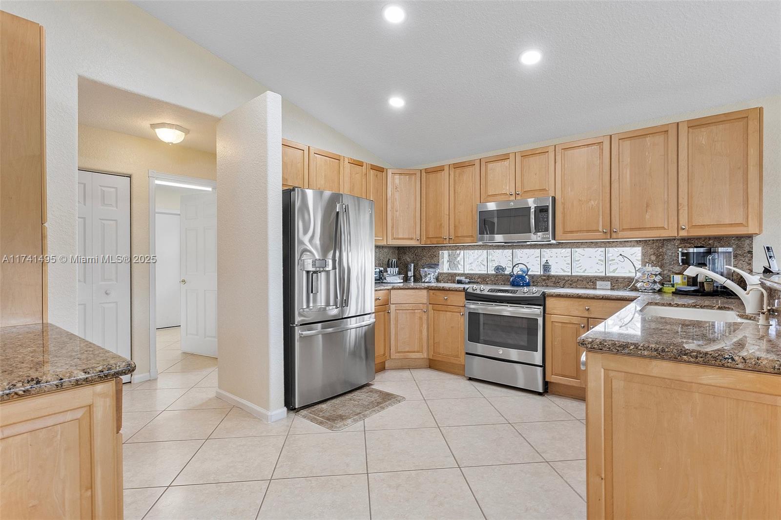 13184 Alhambra Lake Cir, Delray Beach, Florida image 11