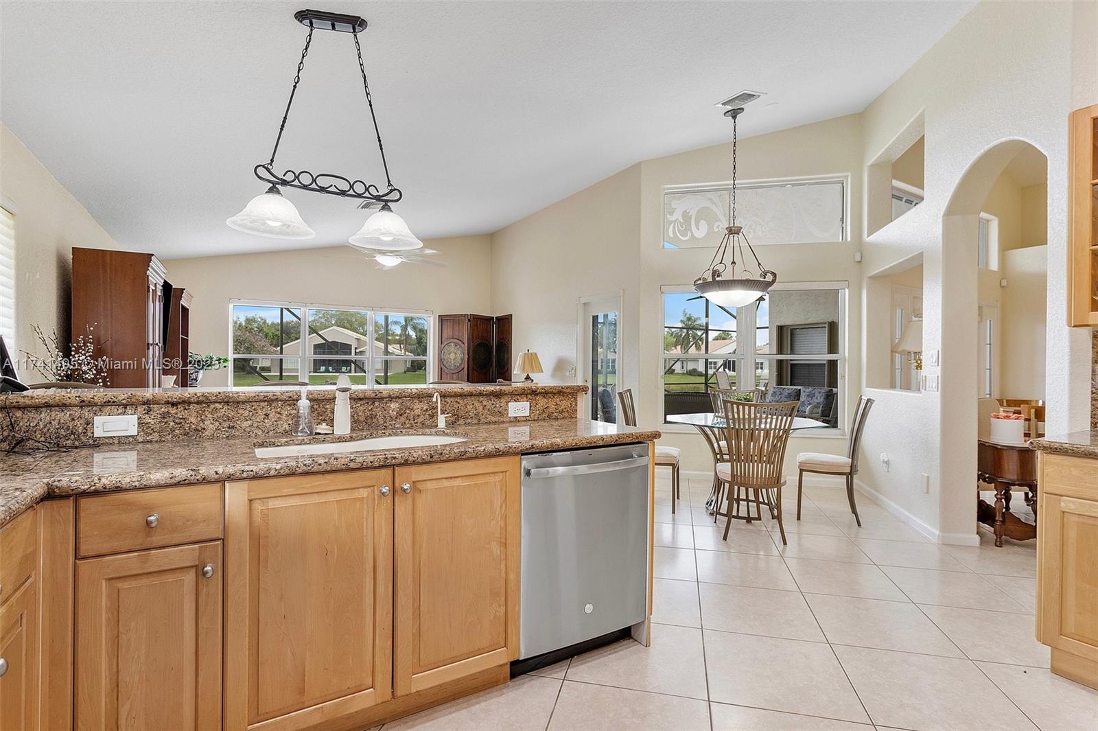 13184 Alhambra Lake Cir, Delray Beach, Florida image 13